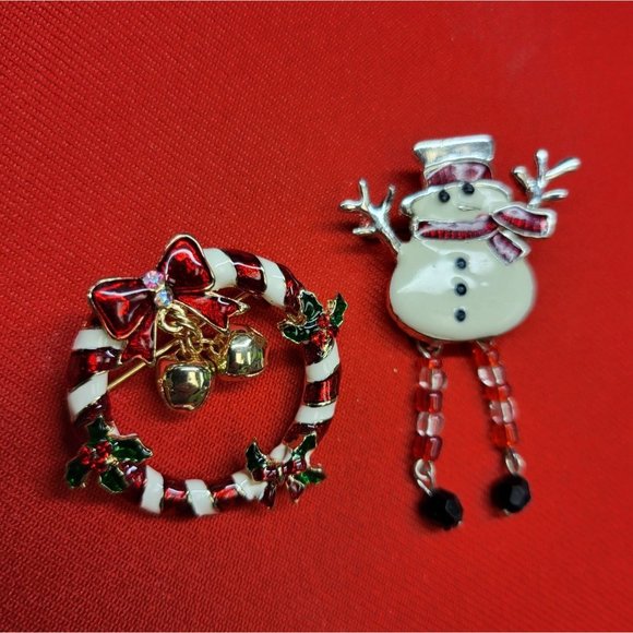 Christmas Pins/ Brooch Set of 2 Christmas Snowman & Candy Cane Wreath Pins - Picture 9 of 9